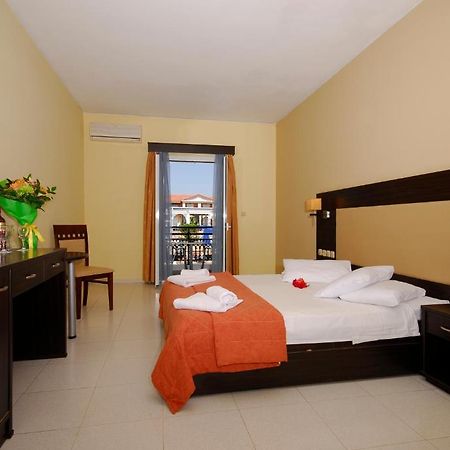 Hotel Denny'S Inn Alimos Стая снимка