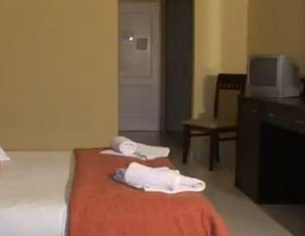 Hotel Denny'S Inn Alimos Екстериор снимка